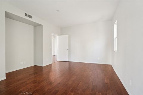 Tiny photo for 5692 Como Cir, Woodland Hills, CA 91367 (MLS # DW26049930)