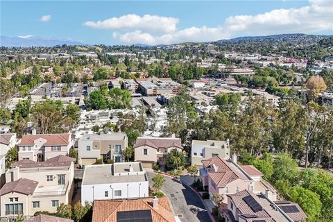 Tiny photo for 5692 Como Cir, Woodland Hills, CA 91367 (MLS # DW26049930)