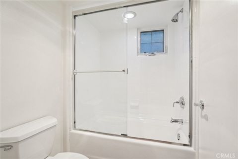 Tiny photo for 5692 Como Cir, Woodland Hills, CA 91367 (MLS # DW26049930)
