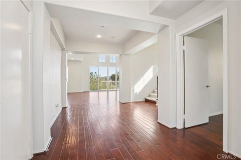 Tiny photo for 5692 Como Cir, Woodland Hills, CA 91367 (MLS # DW26049930)