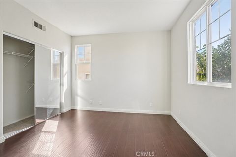Tiny photo for 5692 Como Cir, Woodland Hills, CA 91367 (MLS # DW26049930)