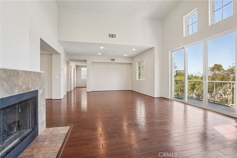 Tiny photo for 5692 Como Cir, Woodland Hills, CA 91367 (MLS # DW26049930)