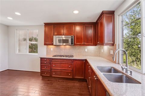 Tiny photo for 5692 Como Cir, Woodland Hills, CA 91367 (MLS # DW26049930)
