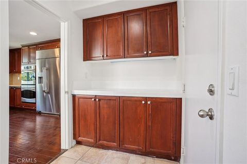 Tiny photo for 5692 Como Cir, Woodland Hills, CA 91367 (MLS # DW26049930)