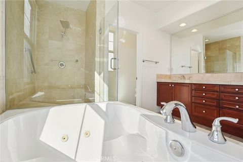 Tiny photo for 5692 Como Cir, Woodland Hills, CA 91367 (MLS # DW26049930)