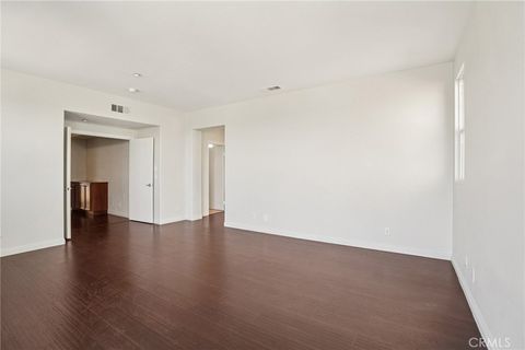 Tiny photo for 5692 Como Cir, Woodland Hills, CA 91367 (MLS # DW26049930)