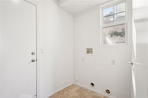 Tiny photo for 5692 Como Cir, Woodland Hills, CA 91367 (MLS # DW26049930)