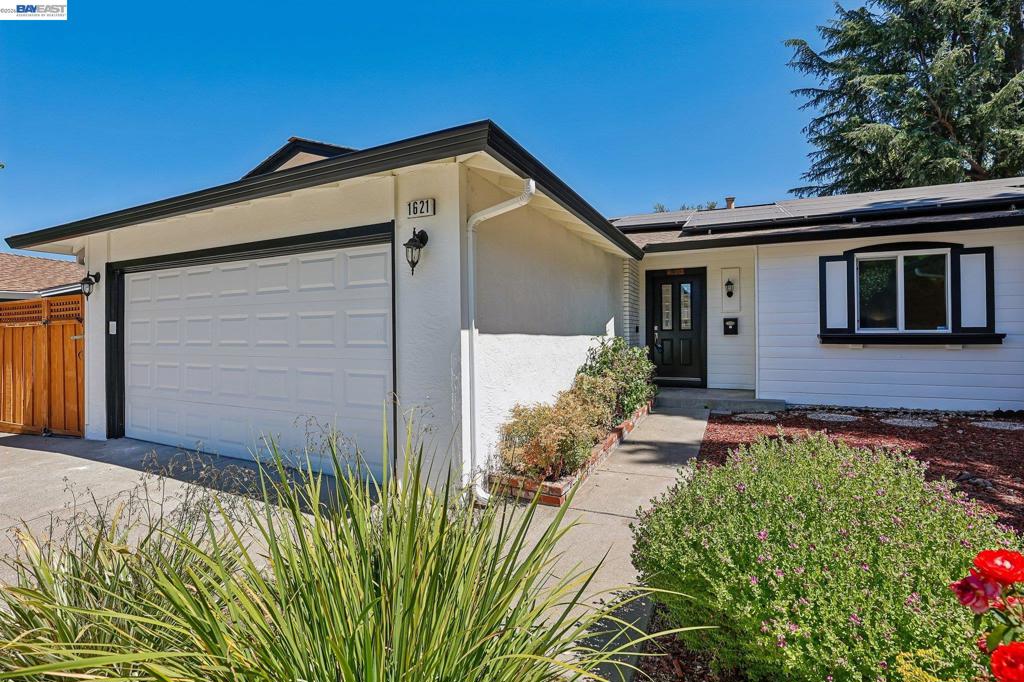 1621 Harvest Rd