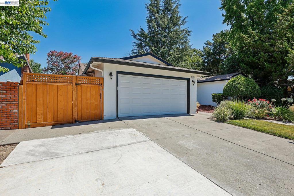 1621 Harvest Rd