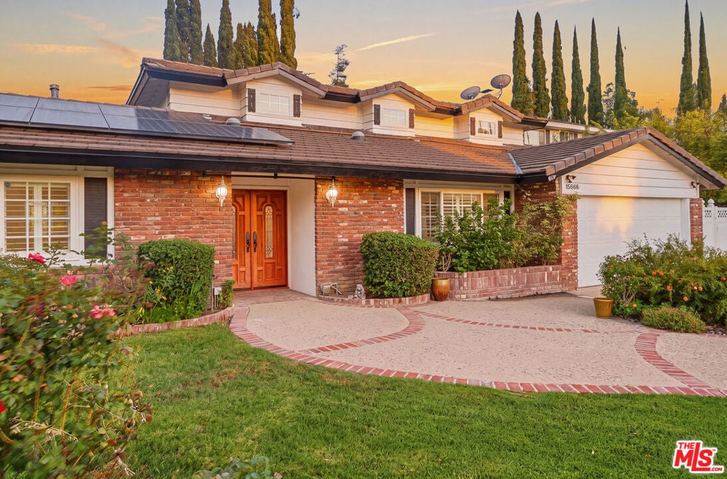 19230 Cheyenne Street, Porter Ranch CA 91326
