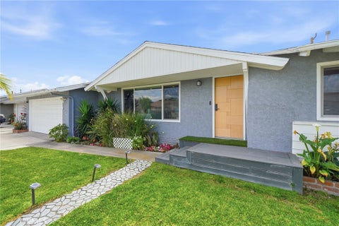 Photo of 2858 W Keys Ln, Anaheim, CA 92804 (MLS # PW26086802)