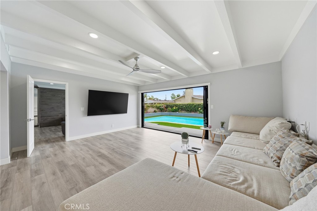 2858 W Keys