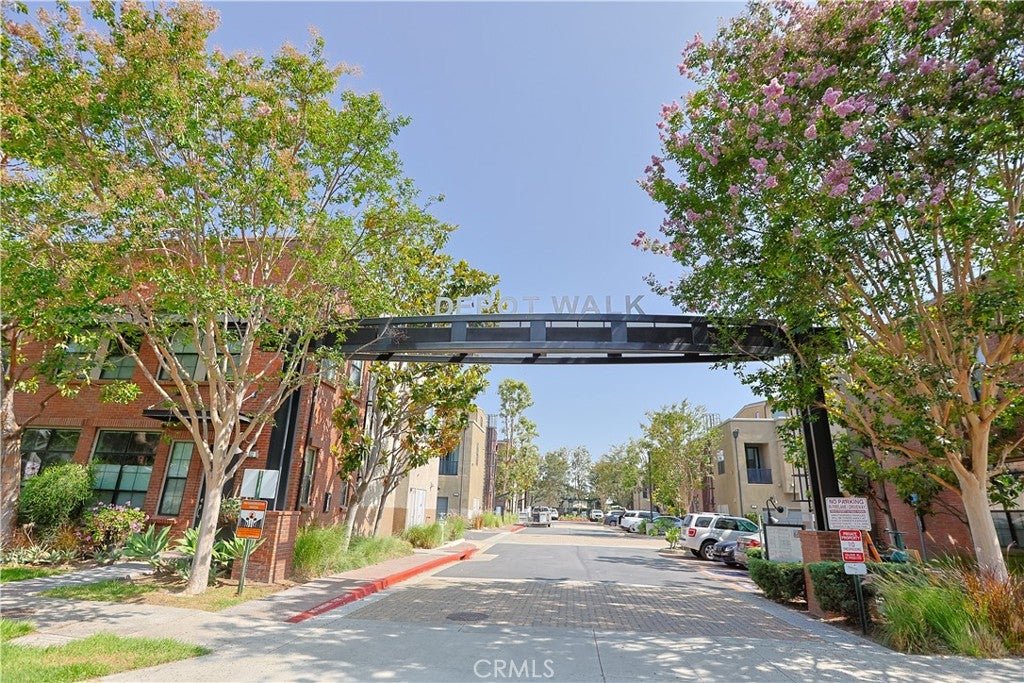 527 W Maple AVE, Orange CA 92868