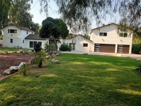 Photo of 23041 Erwin ST, Woodland Hills, CA 91367 (MLS # SR26215192)