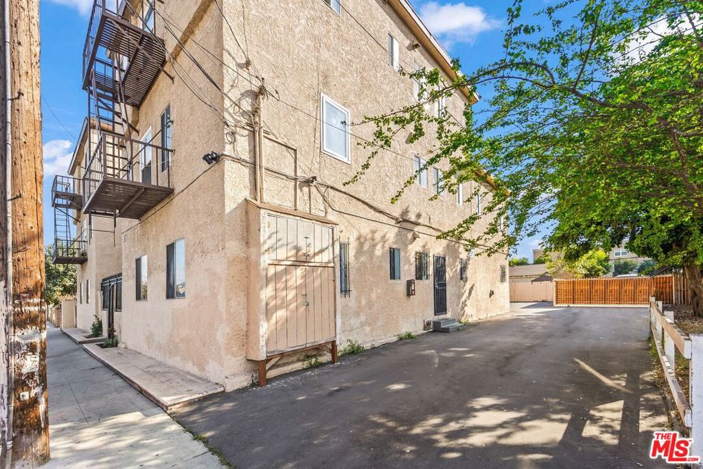 110 E Cedar Street