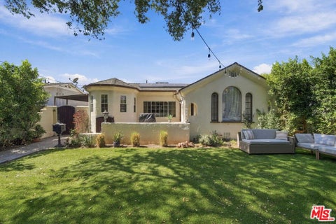 Photo of 1245 N Orchard Drive, Burbank, CA 91506 (MLS # 26995553)