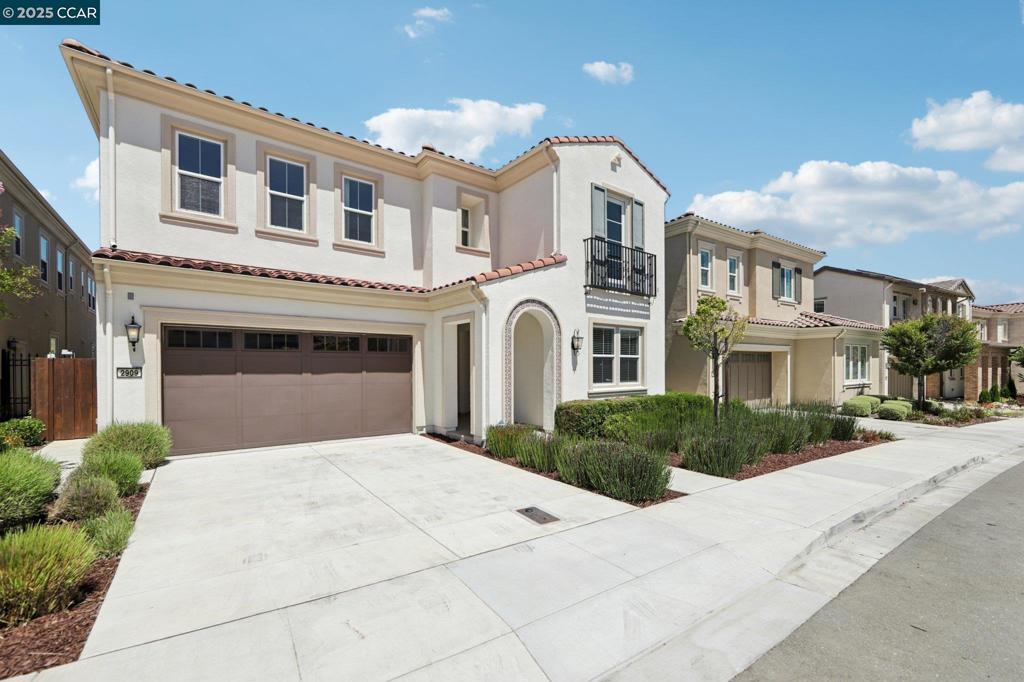 2909 Tulare Hills Dr