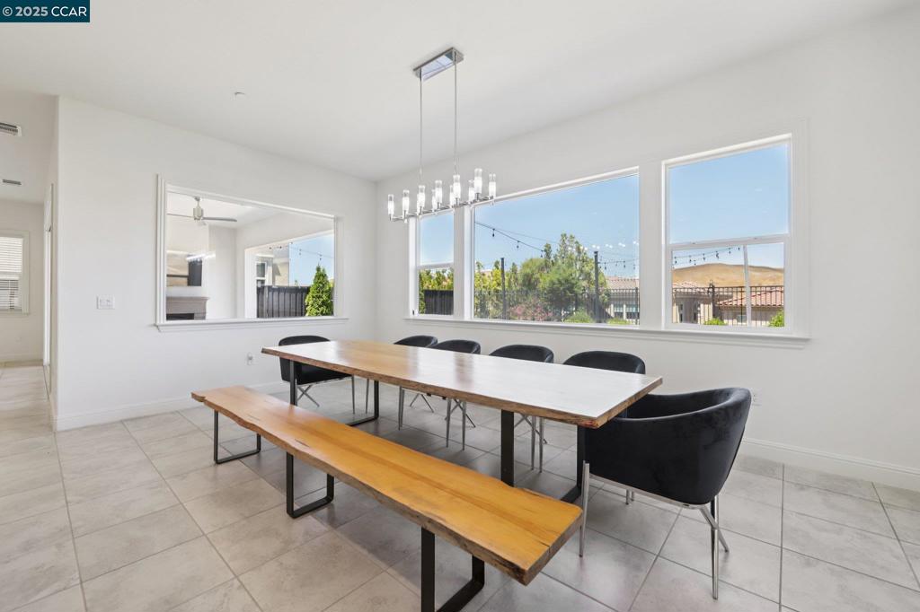 2909 Tulare Hills Dr