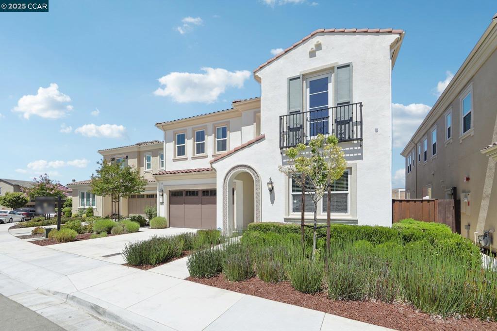 2909 Tulare Hills Dr