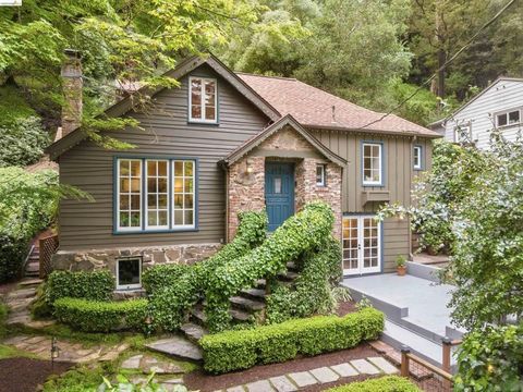 Photo of 6233 Thornhill Dr DR, Oakland, CA 94611 (MLS # 41133798)