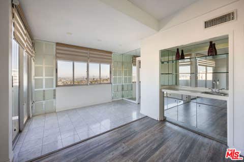Photo of 7250 Franklin Avenue #702, Los Angeles, CA 90046 (MLS # 26868147)