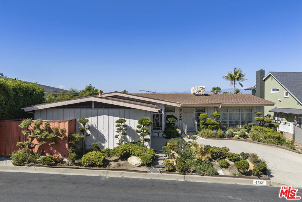 4555 Don Diego Drive, Los Angeles CA 90008
