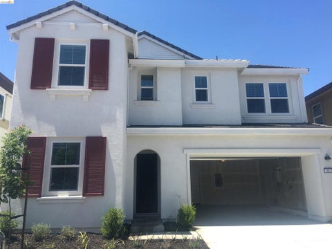 Photo of 88 Kestral Way, Brentwood, CA 94513 (MLS # 41145201)