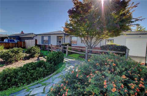 Photo of 1421 Pontiac St, Oakdale, CA 95361 (MLS # FR25257847)