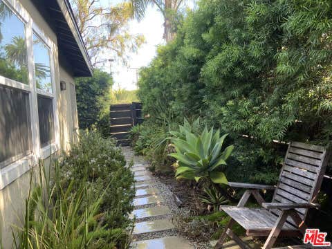 Photo of 320 Grand Boulevard, Los Angeles, CA 90291 (MLS # 26865445)