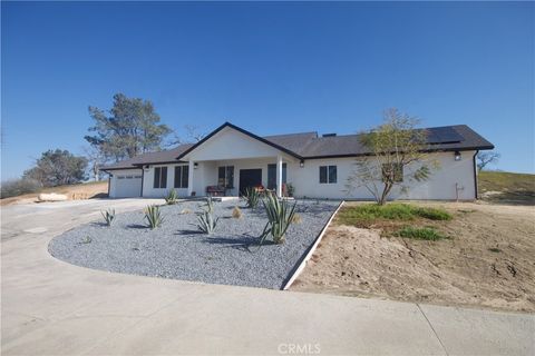 Photo of 40275 Lilley Mountain Dr, Coarsegold, CA 93614 (MLS # FR26012681)