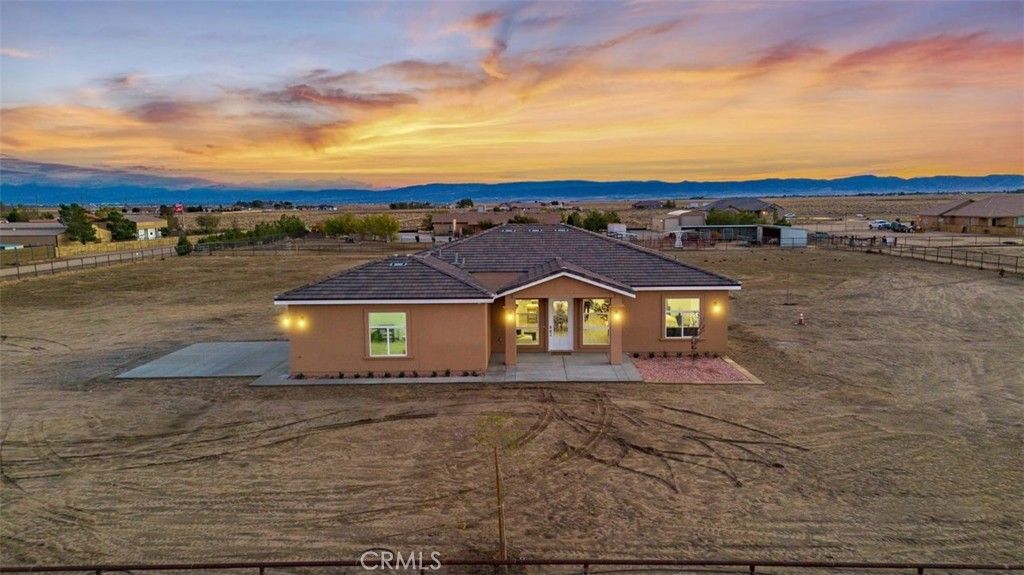 Photo of 7214 W Avenue A-6, Lancaster, CA 93536 (MLS # SR26014874)