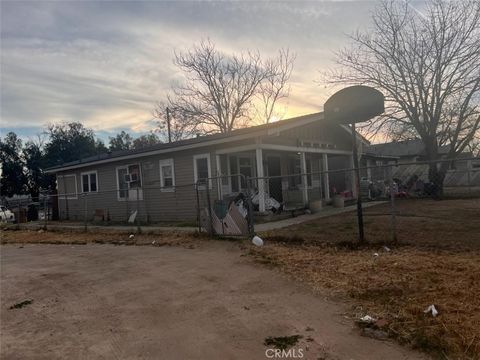 Photo of 2117 Kentucky Street, Bakersfield, CA 93305 (MLS # AR25132818)