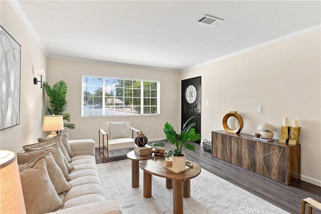 7635 Fallbrook