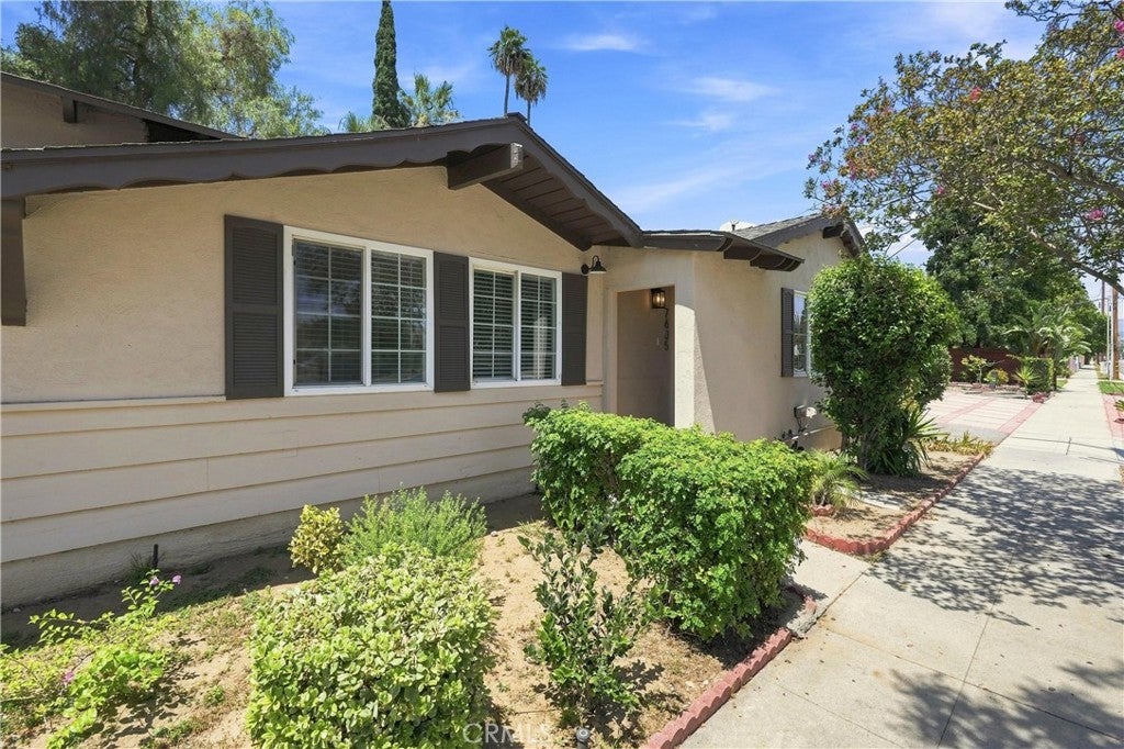 7635 Fallbrook