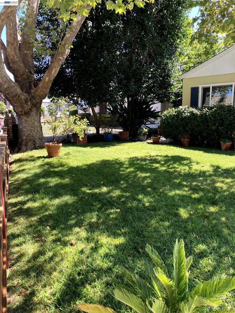 1066 Maple Ave