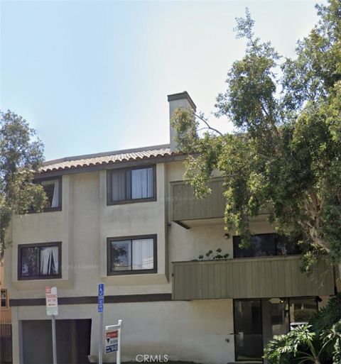 Photo of 1758 E 2nd Street #204, Long Beach, CA 90802 (MLS # OC25203349)