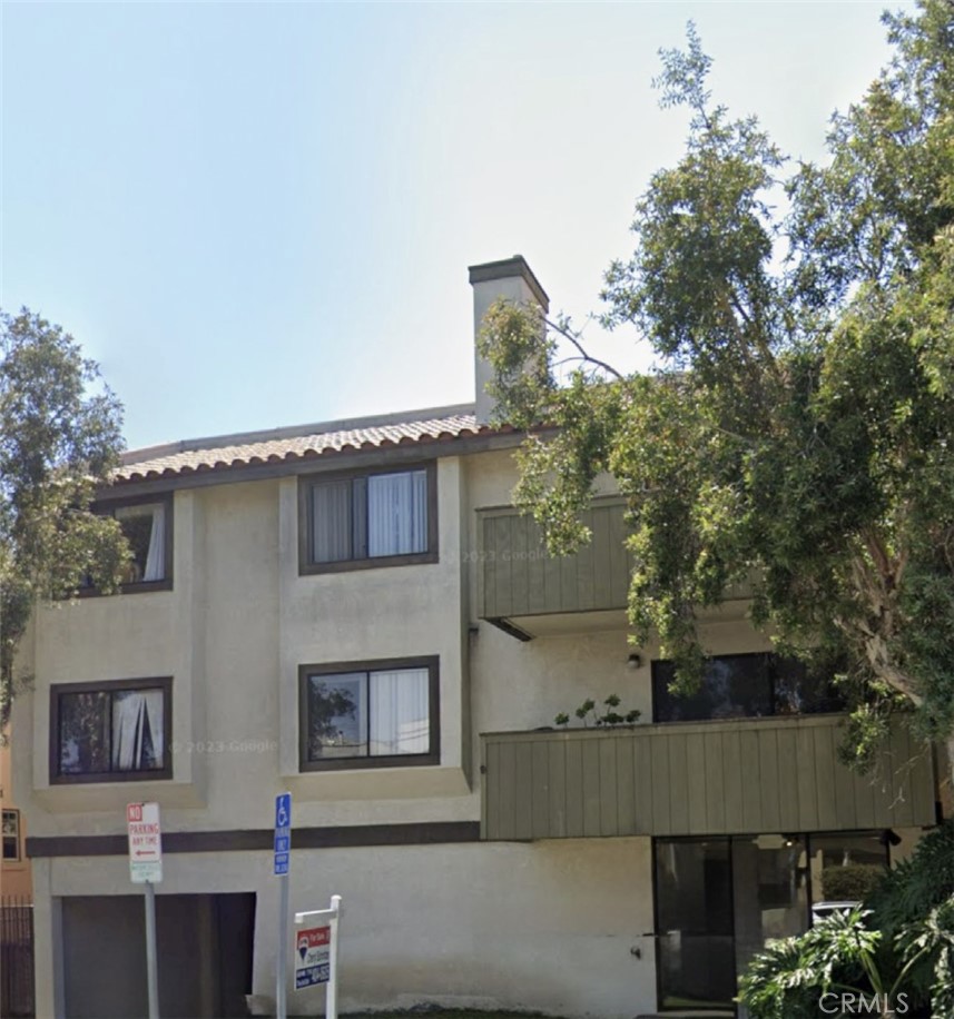 This charming condo is located 2 short blocks from the beach. It has two full tandem parking spots in an enclosed garage. It’s offers a perfect blend of modern amenities and convenient location. Built in 1986, this home features 2 bathrooms and a total finished area of 983 square ft.The interior of the condo boasts a spacious layout with plenty of natural light streaming in through the large windows. The living area is perfect for hosting guests or simply relaxing after a long day. The kitchen is well-equipped with modern appliances and plenty of cabinet space for storage.Both bathrooms contain skylights for extra natural lighting.. This condo is perched among the city tree line for privacy. The bedrooms are generously sized and offer plenty of closet space for storage. Hardwood floors throughout the condo. Located in a desirable neighborhood in Long Beach, near Belmont shores, downtown, retro and art district. This condo offers easy access to shopping, dining, and entertainment options. The beach is just a short walk away, perfect for those who enjoy a days by the water or taking advantage of the extensive bike path,. You can also enjoy the cities offerings such as Yoga overlooking the ocean, Long Beach Grand Prix, and many other events which are hosted within this beach community.Overall, this property is a wonderful opportunity for buyers seeking a comfortable and well-maintained home in a prime location. Don't miss out on the chance to make this condo your own and enjoy all that Long Beach has to offer.