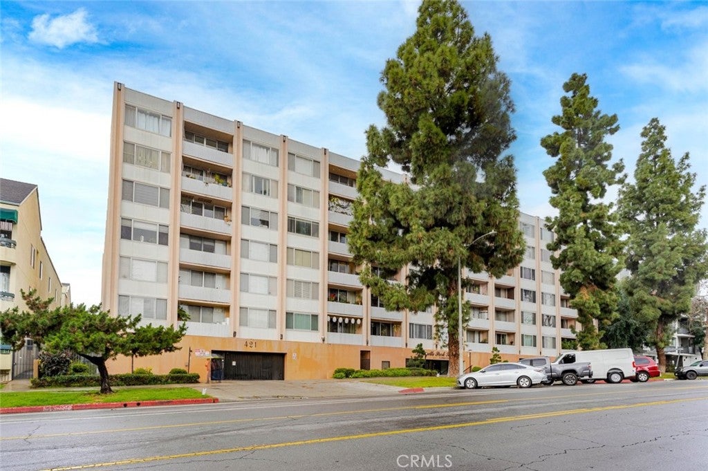 421 S La Fayette Park Place