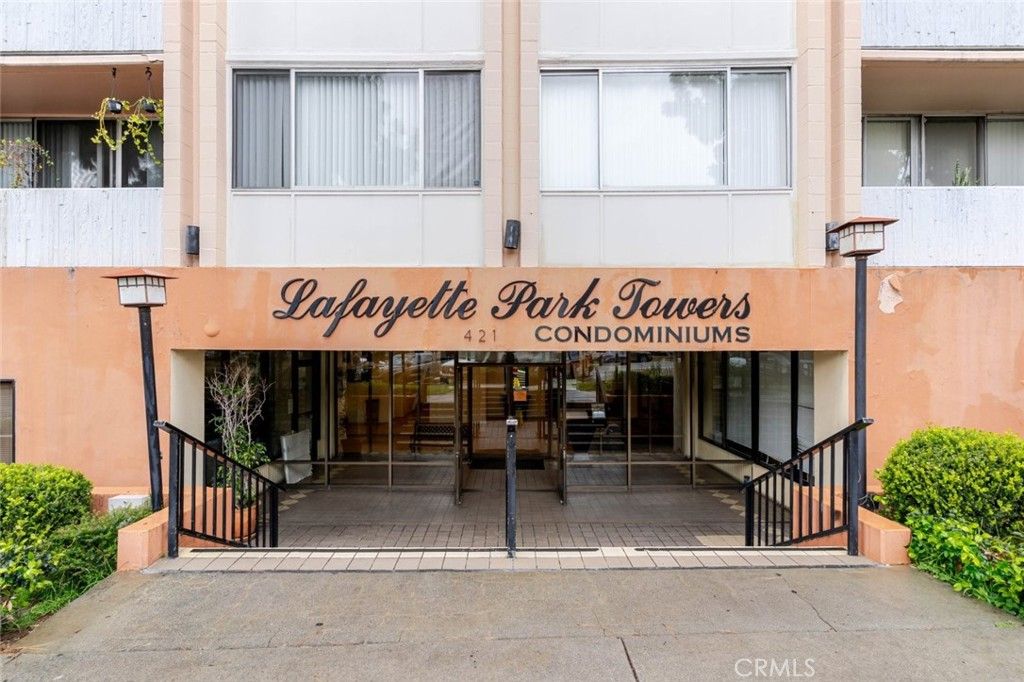 Photo of 421 S La Fayette Park Place #306, Los Angeles, CA 90057 (MLS # GD26055497)