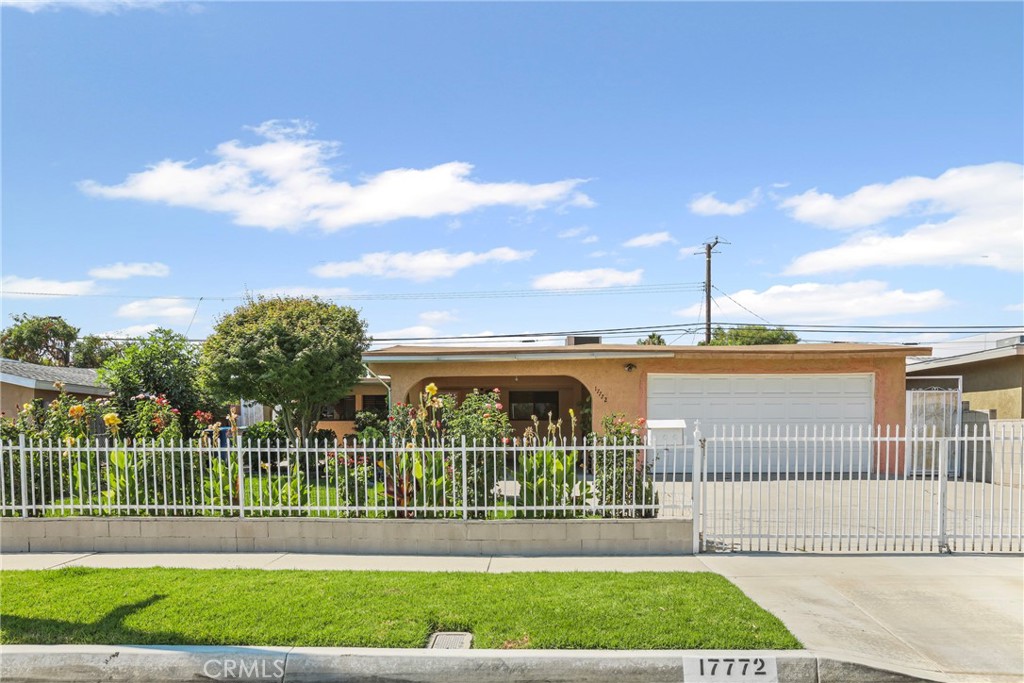 Charming 3-Bedroom Home in La Puente – Great Potential Inside and Out!
Welcome to this inviting 3-bedroom, 1-bathroom home in the heart of La Puente. Set on a well-maintained lot with beautiful landscaping, this property offers great curb appeal and a warm, welcoming feel from the moment you arrive. Inside, you’ll find a functional floor plan ready for your personal touch. With just a little bit of work, this home could truly shine — making it a perfect choice for both owner-occupants and investors alike.
The spacious backyard provides plenty of room for entertaining, gardening, or future expansion. Located near schools, parks, shopping, and major freeways, you’ll enjoy convenience and community in equal measure.
Whether you’re looking for a comfortable place to call home or a smart investment opportunity, this La Puente gem is ready for its next chapter.