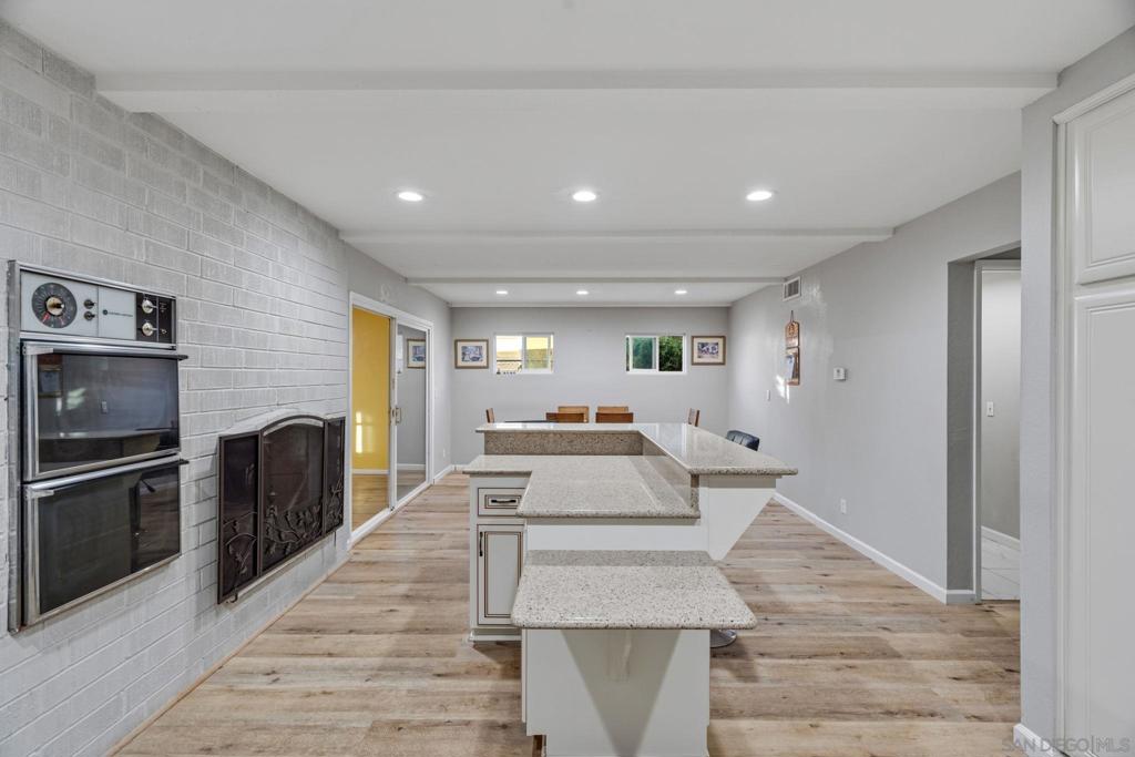 8232 Santa Arminta
