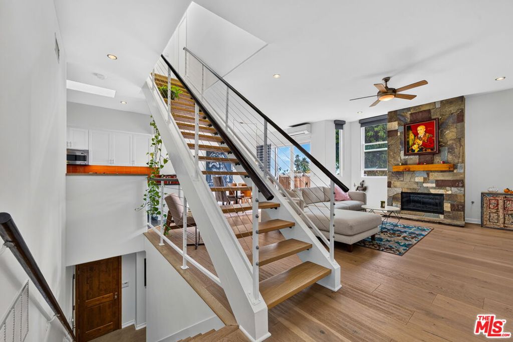 650 Rose Avenue 2