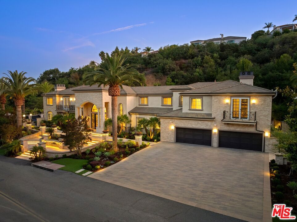 2855 Oak Knoll Drive