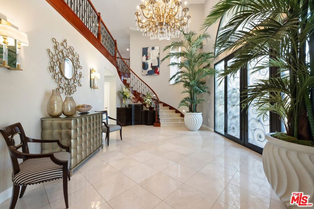 2855 Oak Knoll Drive