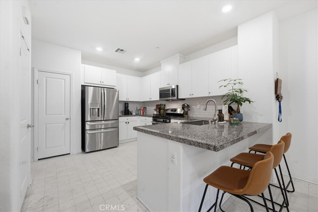 15952 Lasselle Street 3