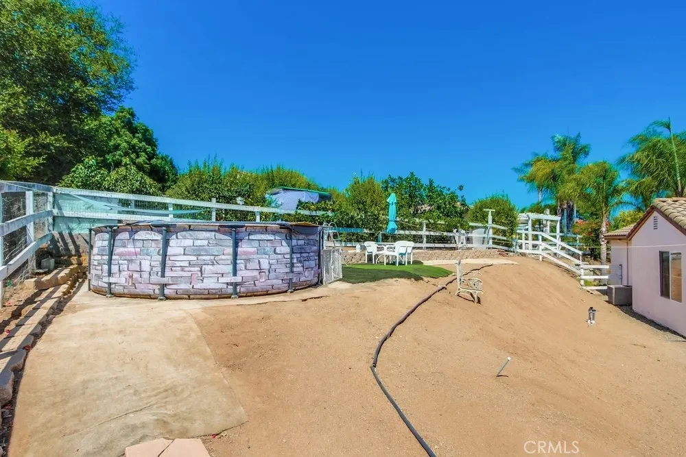 Fallbrook, California 92028, United States, 5 Bedrooms Bedrooms, ,4 BathroomsBathrooms,Residential,Active,189799