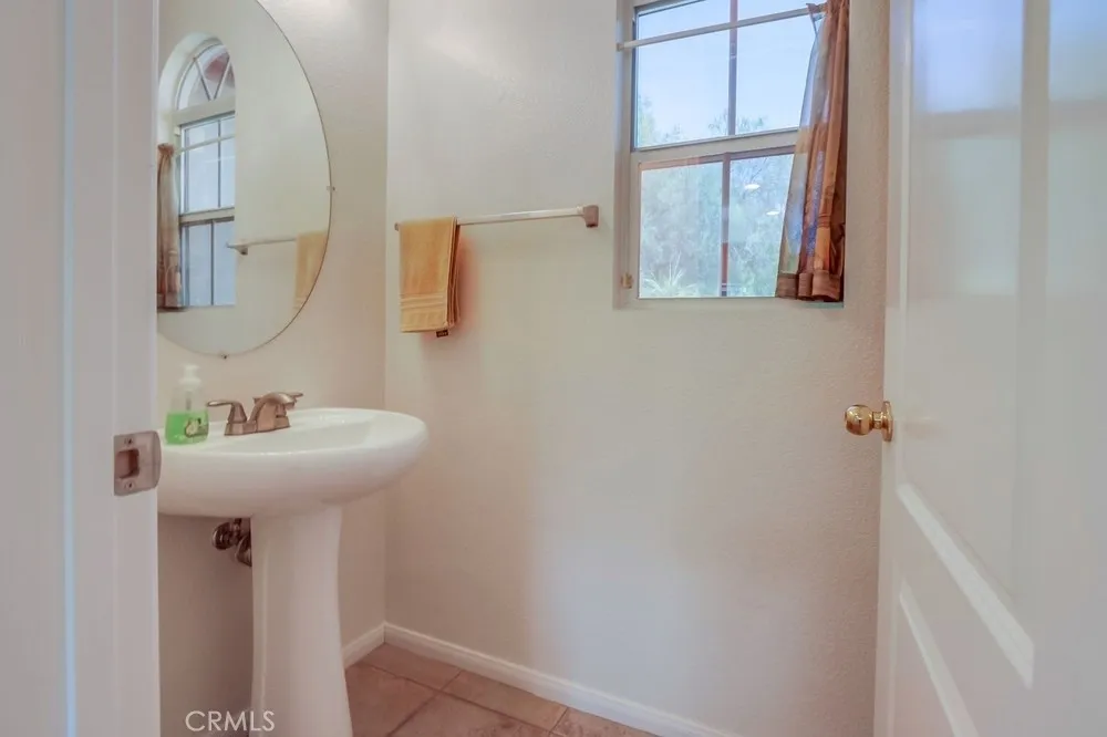 Fallbrook, California 92028, United States, 5 Bedrooms Bedrooms, ,4 BathroomsBathrooms,Residential,Active,189799