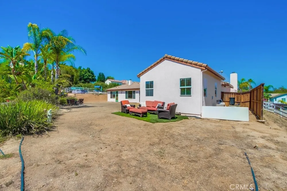 Fallbrook, California 92028, United States, 5 Bedrooms Bedrooms, ,4 BathroomsBathrooms,Residential,Active,189799