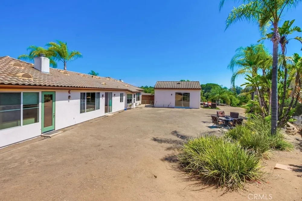 Fallbrook, California 92028, United States, 5 Bedrooms Bedrooms, ,4 BathroomsBathrooms,Residential,Active,189799