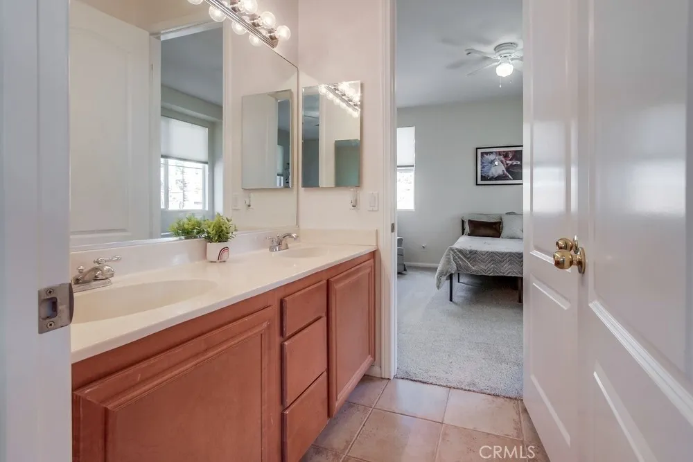 Fallbrook, California 92028, United States, 5 Bedrooms Bedrooms, ,4 BathroomsBathrooms,Residential,Active,189799